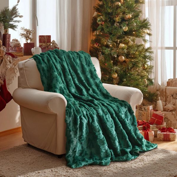 Emerald Green Textured Plush Throw Blanket - Image 5